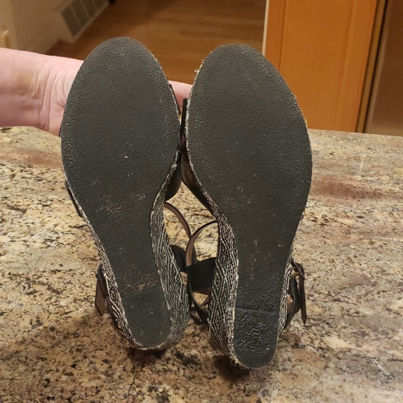 Black and White Wedge Heeled Sandals by Mudd - Picture 4 of 6